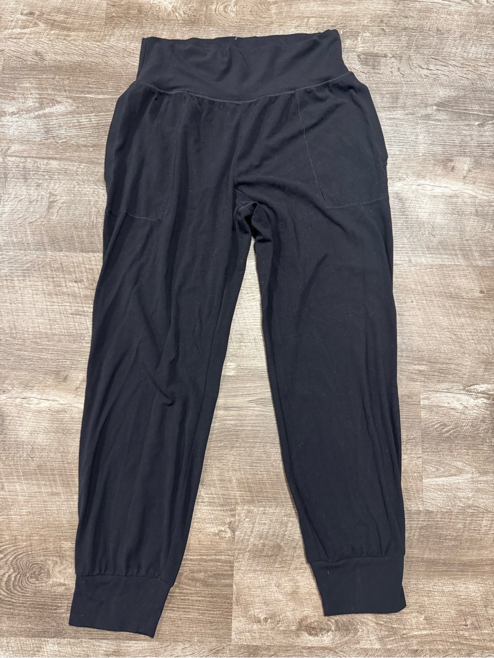 Athleta Salutation Jogger in Powervita Size Medium